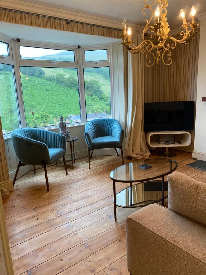 Beautiful 5 Bedroom, Amazing Water & Valley Views Дартмут Екстериор снимка